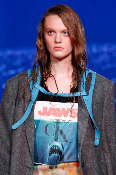 Look 10